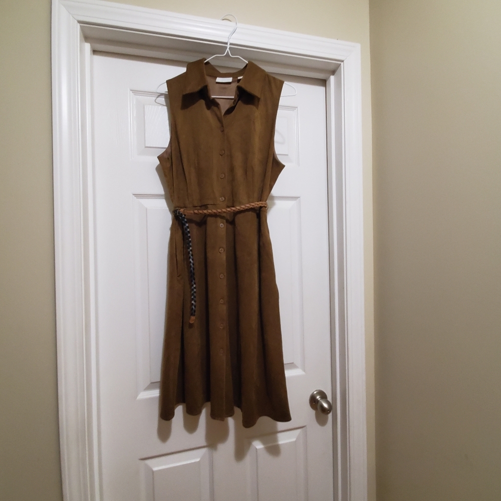 Dress - Picture 2 of 5